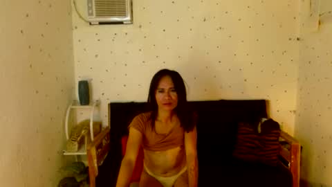 urlovely_che online show from October 7, 2025, 2:20 am