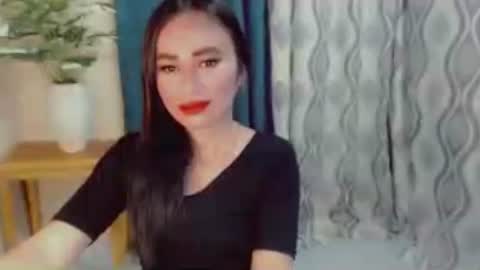 urlovely_che online show from July 13, 2026, 2:36 am