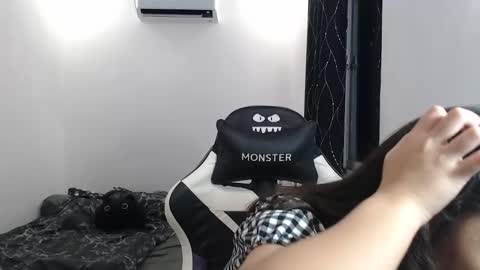 juliana online show from December 5, 2025, 10:46 am