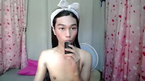 urloverjasmine_xx online show from April 11, 2026, 3:33 am