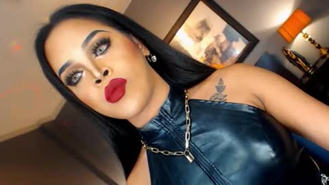 UrMajestyTyra online show from November 18, 2025, 1:11 am