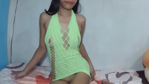 It me SHELLA  online show from February 19, 2026, 4:52 am