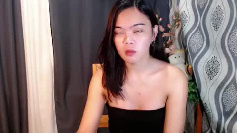 urpretty_girl online show from December 1, 2025, 8:19 am