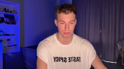 ursaotome online show from September 18, 2025, 9:44 am