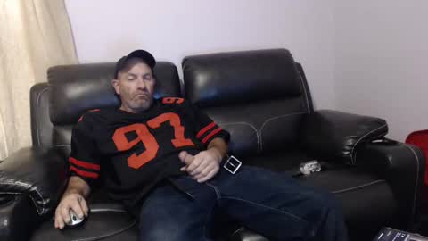 urslav75 online show from October 25, 2025, 8:14 pm