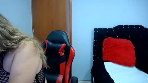 Snapshot of ursulawhite69 chatting on June 11, 2026, 3:32 pm Eveling Blanco online show from June 11, 2026, 3:32 pm