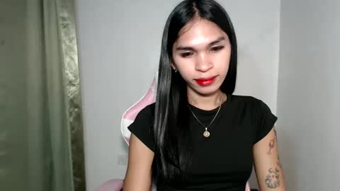 ursweet_zeviixx online show from November 3, 2025, 8:26 am