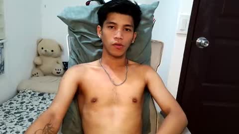Snapshot of ursweetie_boy chatting on April 24, 2026, 10:18 am ursweetie_boy online show from April 24, 2026, 10:18 am