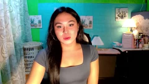 YOURGIRLCAMILLA online show from November 28, 2025, 1:14 pm