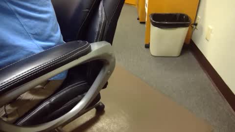 useemie online show from February 11, 2025, 11:01 pm