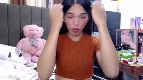 usweetcummer_kiana online show from September 29, 2025, 4:06 am
