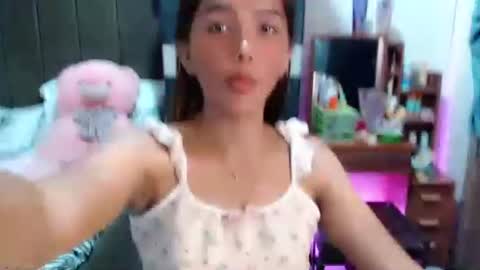 usweetcummer_kiana online show from October 18, 2025, 3:09 am