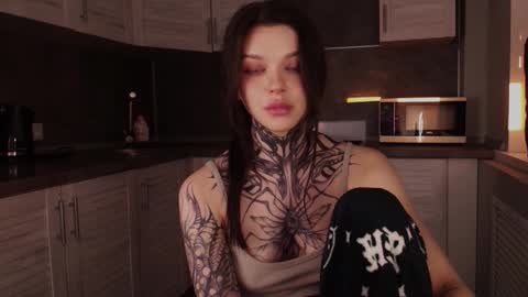 Eva online show from December 18, 2024, 1:23 pm