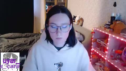 Cara online show from November 5, 2025, 12:38 pm