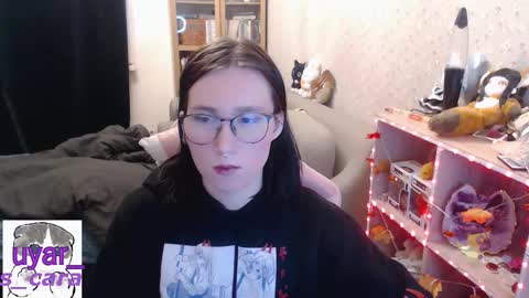 Cara online show from November 10, 2025, 1:43 pm