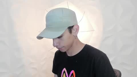 Snapshot of uyukie chatting on September 19, 2025, 12:06 pm UYUKIE online show from September 19, 2025, 12:06 pm