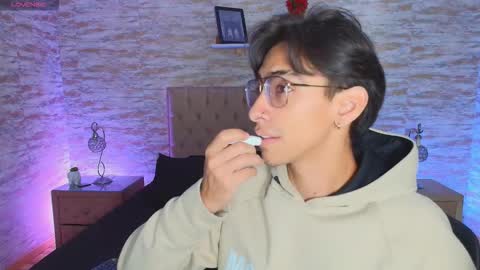 Snapshot of uyukie chatting on November 3, 2025, 11:11 am UYUKIE online show from November 3, 2025, 11:11 am