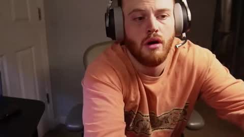 Snapshot of v_for_veng chatting on October 19, 2025, 5:52 am v_for_veng online show from October 19, 2025, 5:52 am