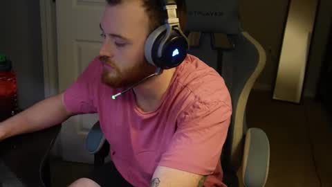 Snapshot of v_for_veng chatting on November 4, 2025, 4:00 am v_for_veng online show from November 4, 2025, 4:00 am