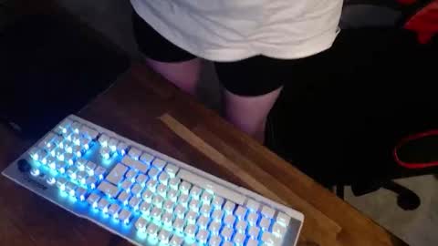 vacation__ online show from November 11, 2025, 3:45 pm