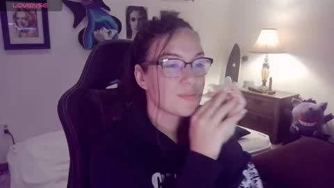 Snapshot of vagelicious chatting on October 6, 2025, 12:02 pm vagelicious online show from October 6, 2025, 12:02 pm