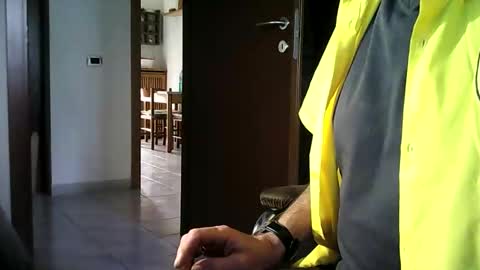 vaghezza online show from April 17, 2026, 7:44 am