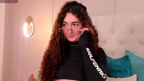 Snapshot of vaiholeth_sofia chatting on September 19, 2025, 5:20 am vaiholeth Sofia online show from September 19, 2025, 5:20 am