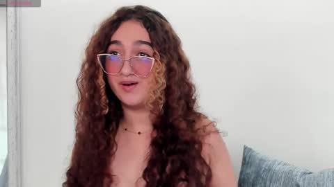 Snapshot of vaiholeth_sofia chatting on October 10, 2025, 5:34 pm vaiholeth Sofia online show from October 10, 2025, 5:34 pm