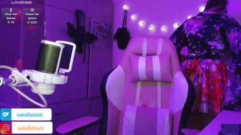 Vainilla Independent model online show from January 15, 2026, 11:41 pm