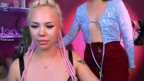 vaiolet_lovely online show from April 25, 2026, 1:41 pm