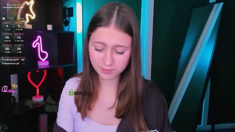 vaiolet_lovely online show from April 26, 2026, 7:11 pm