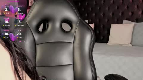 Snapshot of vaiolethsan chatting on December 13, 2025, 9:09 pm Vaioleth online show from December 13, 2025, 9:09 pm