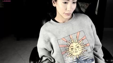 Snapshot of vaiolethsan chatting on December 21, 2025, 11:50 am Vaioleth online show from December 21, 2025, 11:50 am