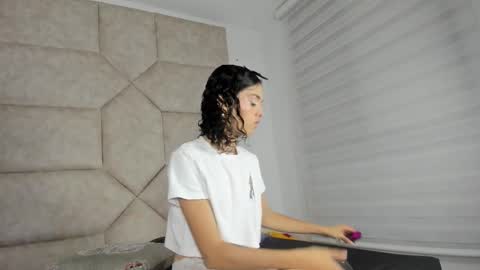 Snapshot of vaiolett_smith chatting on September 20, 2025, 10:05 am V A I O L E T T S M I T H online show from September 20, 2025, 10:05 am