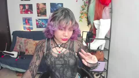 Snapshot of vaioletuwu chatting on April 26, 2026, 2:37 pm Vaiolet1314 online show from April 26, 2026, 2:37 pm