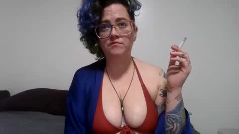 valarieak online show from October 6, 2025, 3:31 pm