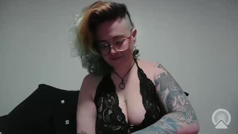 valarieak online show from March 14, 2026, 5:35 am