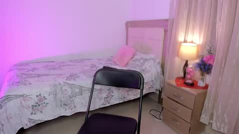 HI IM NEW online show from February 27, 2025, 2:21 pm