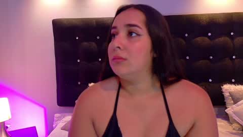 Snapshot of valen_scott_ chatting on December 17, 2024, 3:17 pm Valen Scott online show from December 17, 2024, 3:17 pm