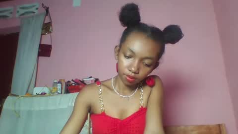 valencia302364 online show from December 13, 2024, 9:41 pm