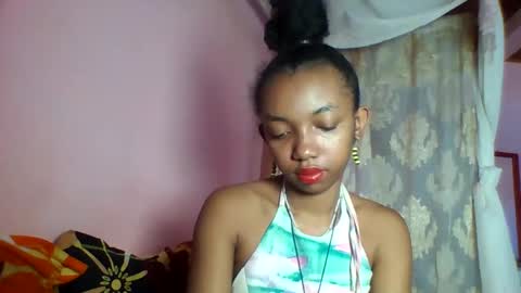 valencia302364 online show from October 16, 2025, 5:52 am