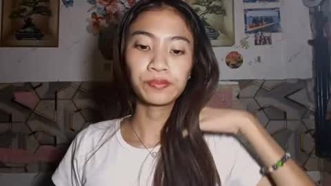 Snapshot of valenciasumney chatting on June 9, 2026, 4:18 pm Camille online show from June 9, 2026, 4:18 pm