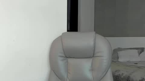 Angela online show from February 21, 2025, 10:26 pm