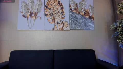 valentina milan online show from April 21, 2026, 4:52 am