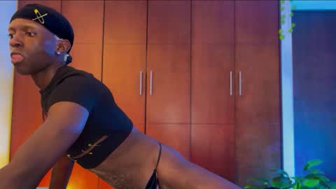   Valentin  independent Cam Boy     online show from December 3, 2024, 12:13 am