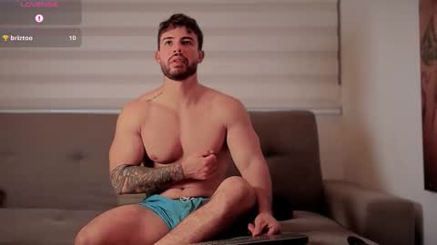 valenthinoking online show from October 12, 2025, 5:39 am