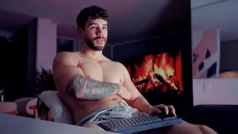 valenthinoking online show from February 16, 2026, 11:23 pm