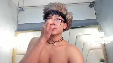 Valentin0 online show from November 5, 2025, 9:48 pm