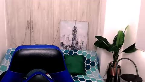 Valentine online show from December 2, 2024, 6:43 pm