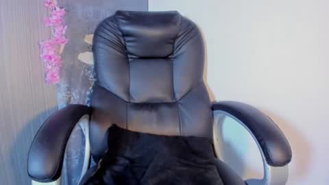 Valentina  Dolls online show from July 18, 2026, 12:04 am